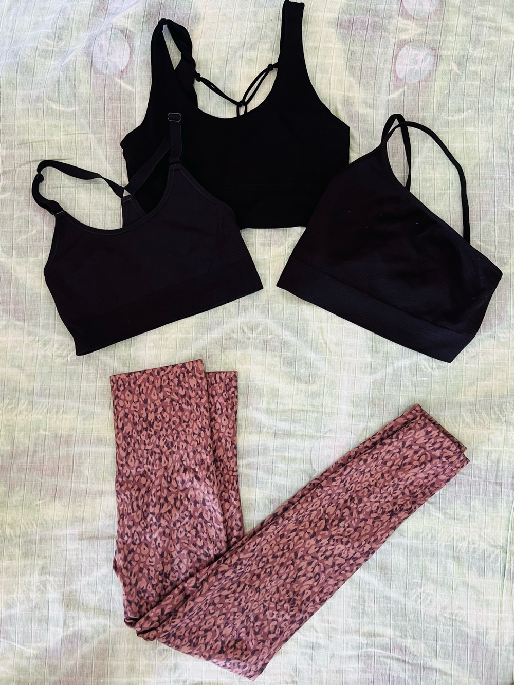 One Shoulder Sports Bra L & Cheetah Leopard SPANX L + 2 BONUS SPORTS BRAS M